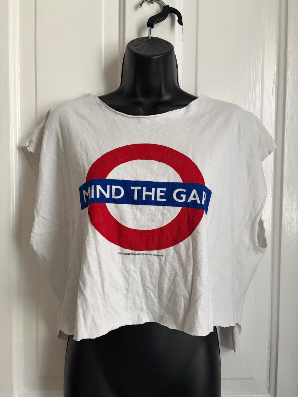 NWOT Mind the Gap Cropped, Cut off & Distressed Tee